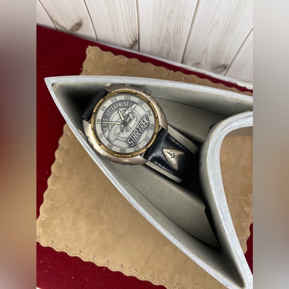 Vintage Star Trek Official Limited Addition U.S.S. Enterprise  with Box - Picture 2 of 11